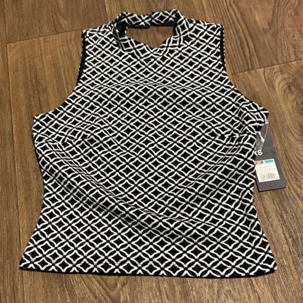 Mossimo‎ black white diamond print crop top keyhole back sleeveless shirt
